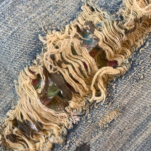 Magnolia Pearl Cotten Minor Paint Splatter Jeans - Picture 7 of 15